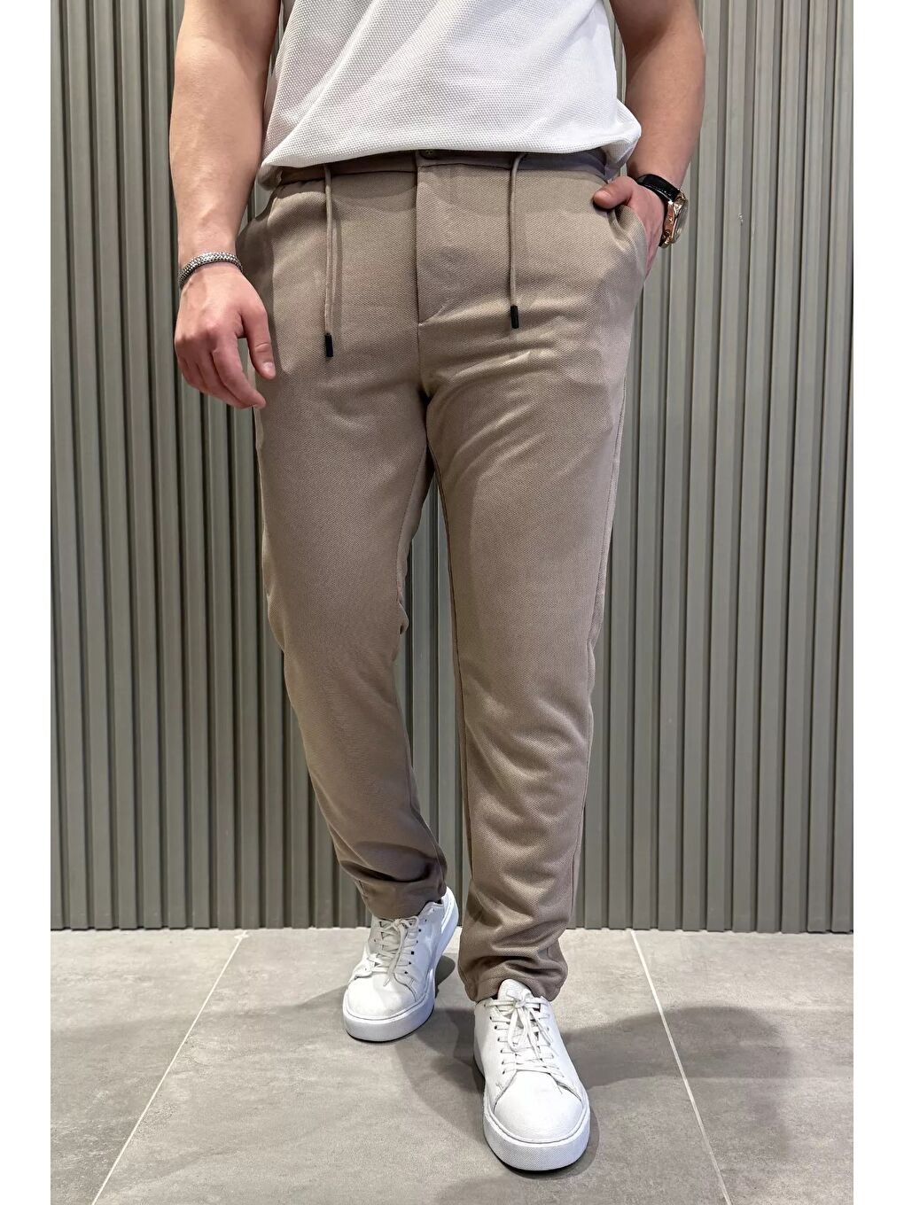 Bej Bel Bağcıklı Düz Paça Erkek Jogger Pantolon