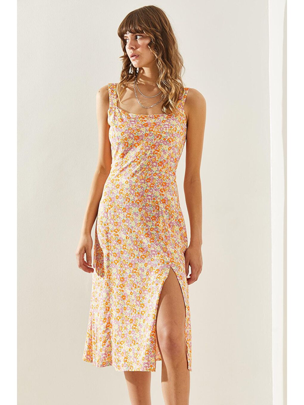 Turuncu Kadın Kalın Askılı Yırtmaç Detaylı Viskon Elbise-3