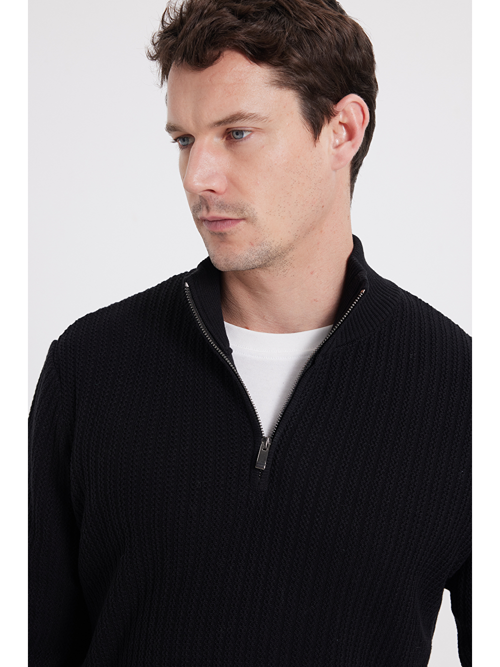 Erkek Slim Fit Dar Kesim Dik Yaka Fermuarlı Siyah Kazak-1