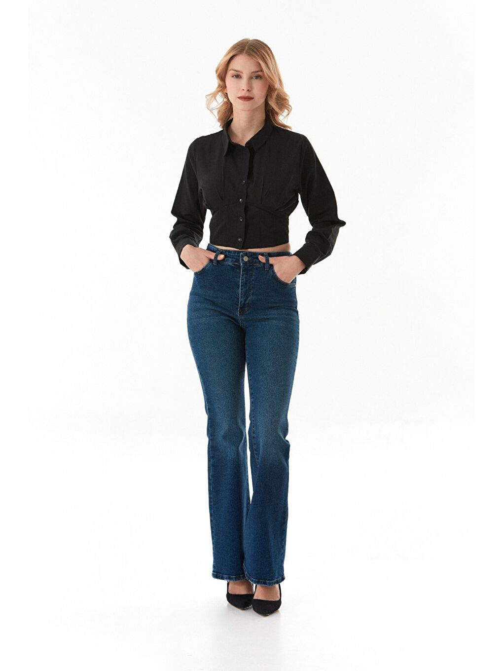 Siyah Sırt Dekolteli Bağlamalı Korse Detaylı Gömlek-1