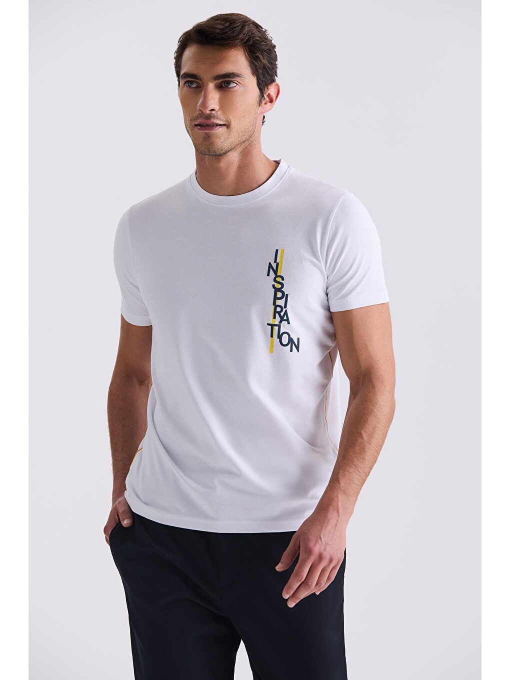 Beyaz Slim Fit Bisiklet Yaka T-Shirt