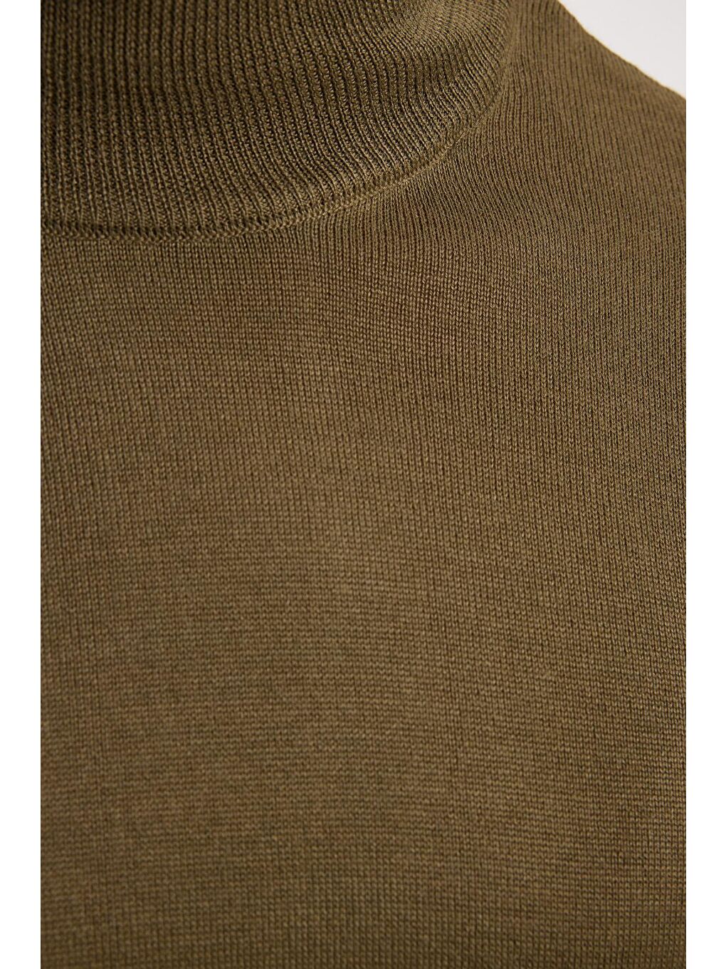 Erkek Standart Fit Normal Kesim Yarım Balıkçı Yaka Düz Haki Triko Kazak-4