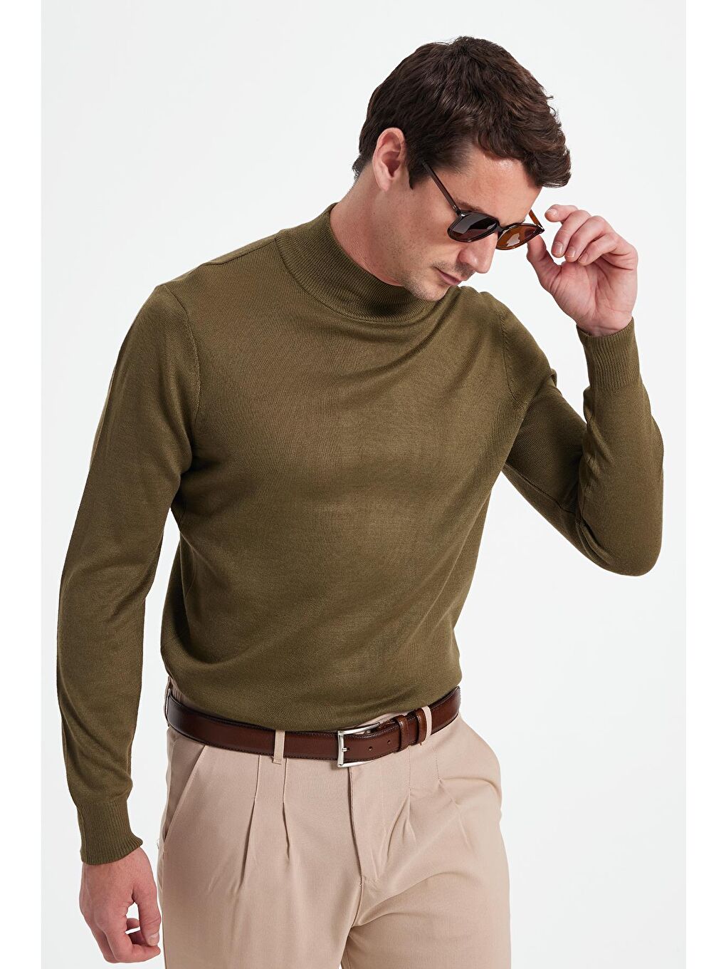 Erkek Standart Fit Normal Kesim Yarım Balıkçı Yaka Düz Haki Triko Kazak-6