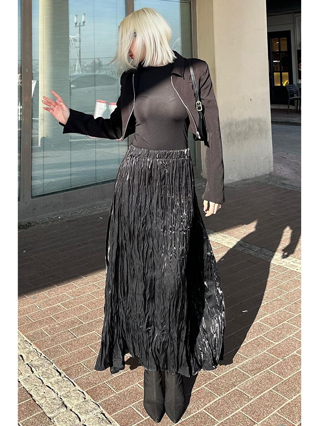 Parlak Siyah Kırışık Desen Kadın Etek Mg2290