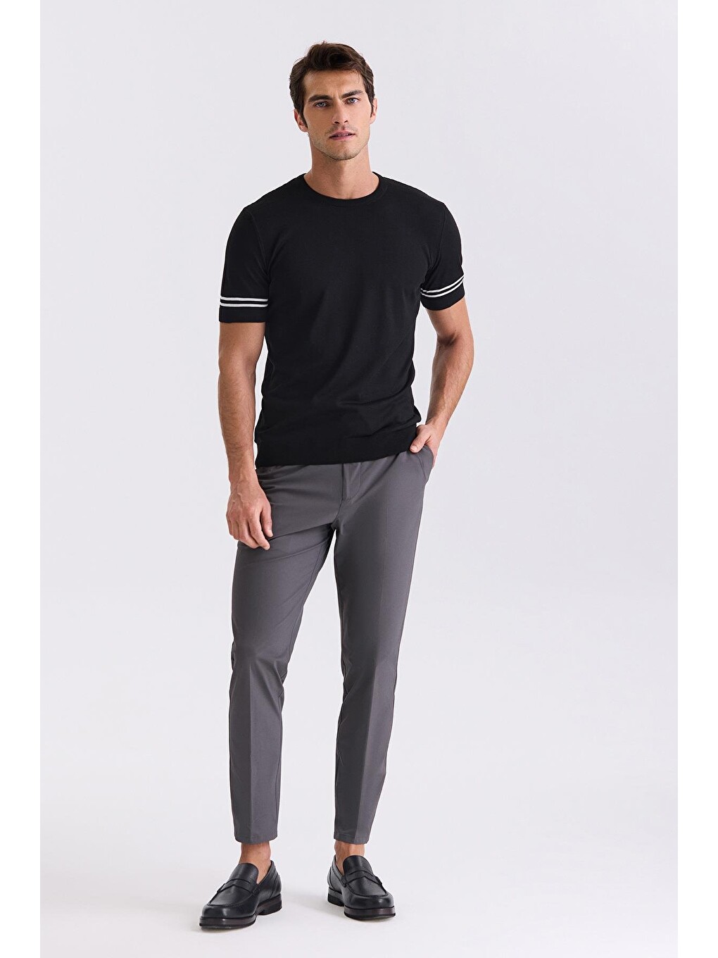 Siyah Slim Fit Bisiklet Yaka Triko Tişört-1