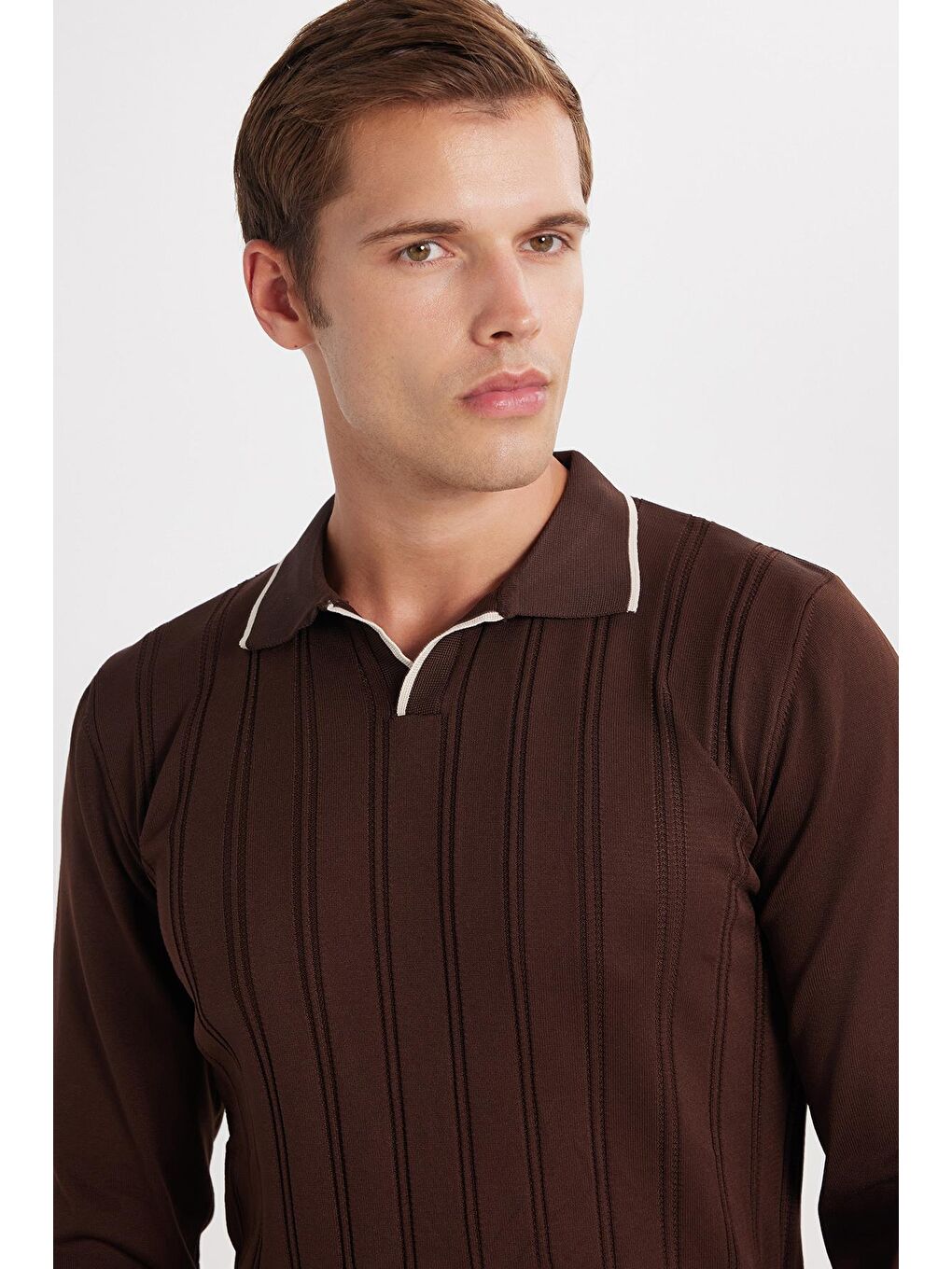 Erkek Slim Fit Dar Kesim Çizgi Detaylı Kahverengi Polo Yaka Kazak-1