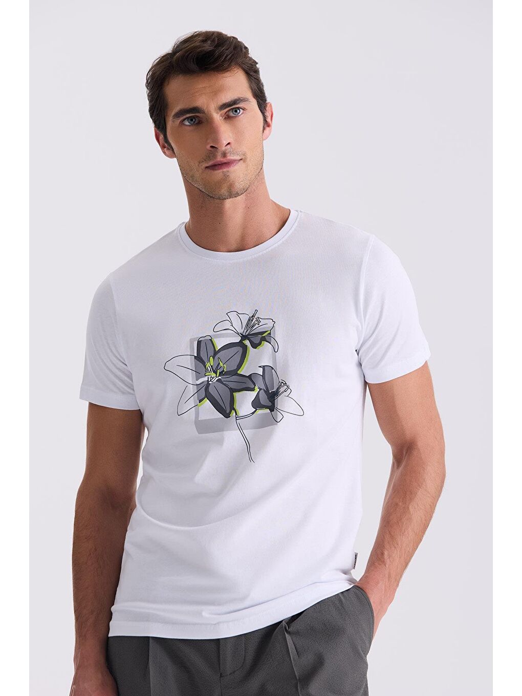 Beyaz Slim Fit Bisiklet Yaka T-Shirt