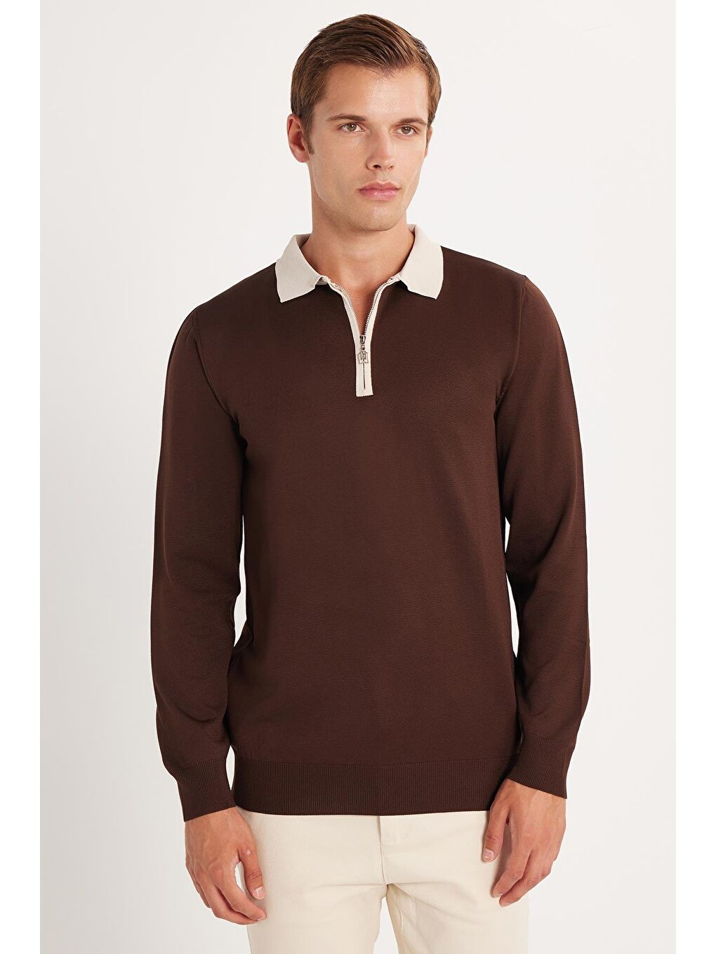 Erkek Standart Fit Uzun Kol Yarım Fermuarlı Polo Yaka Kahverengi Kazak