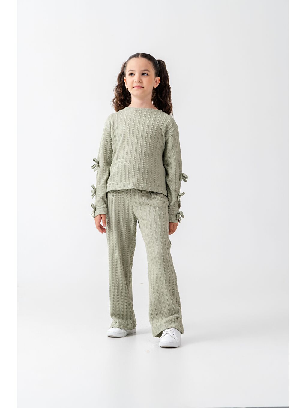 Kız Çocuk Pamuklu Yeşil Bağcıklı Kol Detaylı Takım – Düz Paça