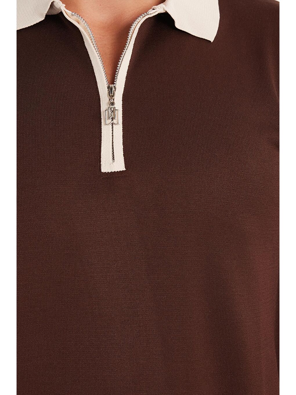 Erkek Standart Fit Uzun Kol Yarım Fermuarlı Polo Yaka Kahverengi Kazak-2