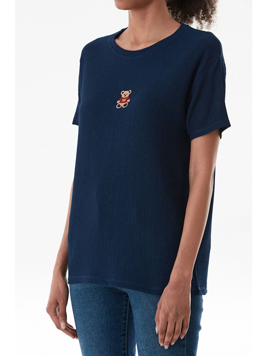 Lacivert Ayıcık Nakışlı Bürümcük Kumaş Oversize Tişört-4