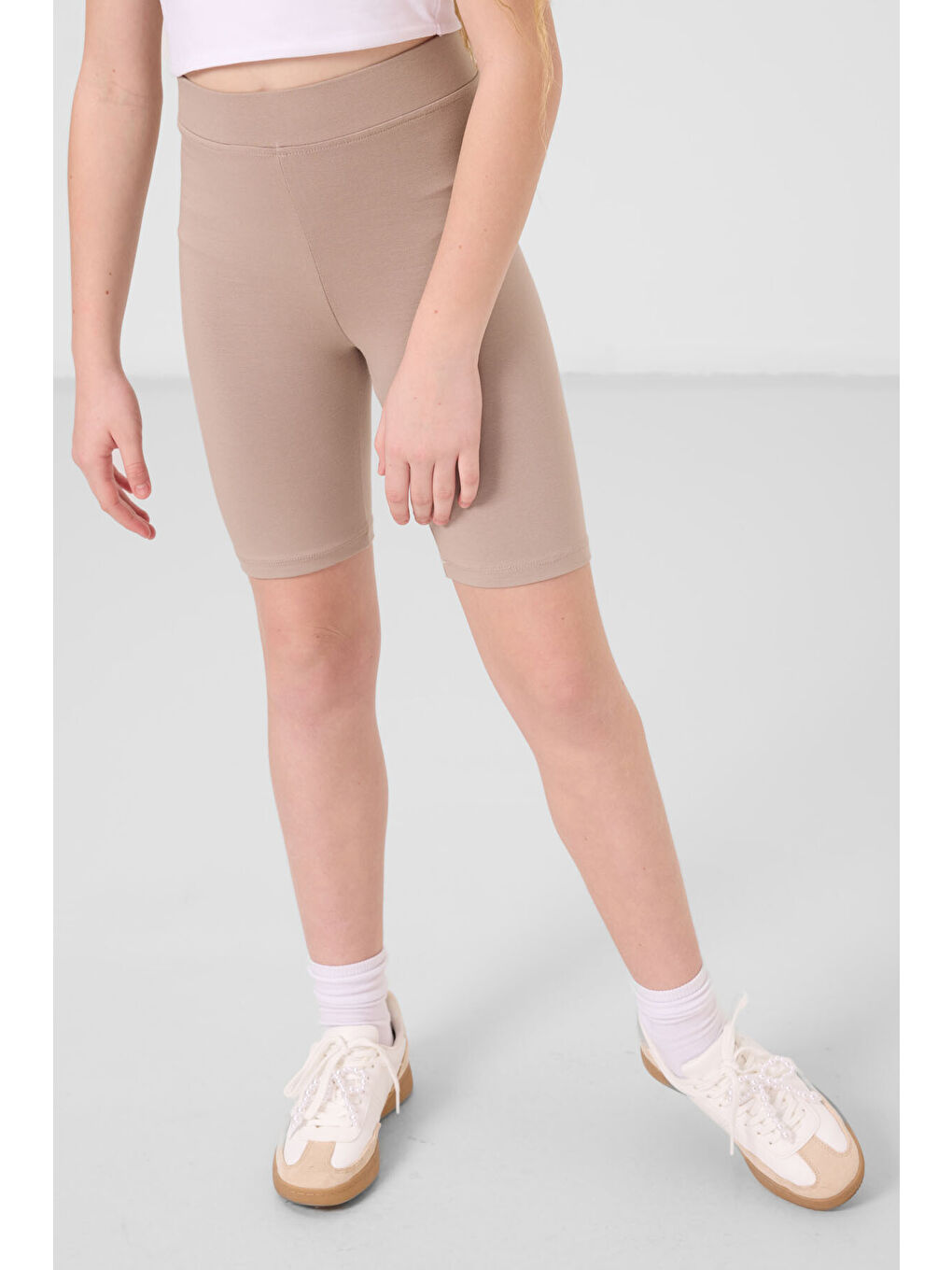 Koyu Bej Pamuklu Kısa Paça Standart Fit Basic Kız Çocuk Tayt - 75188-2