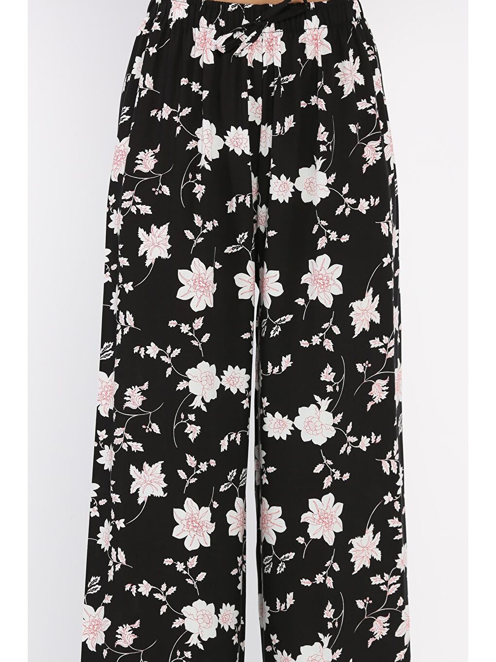 Siyah Kadın Çiçek Desenli Viskon Yürüyüş Pantolonu-3