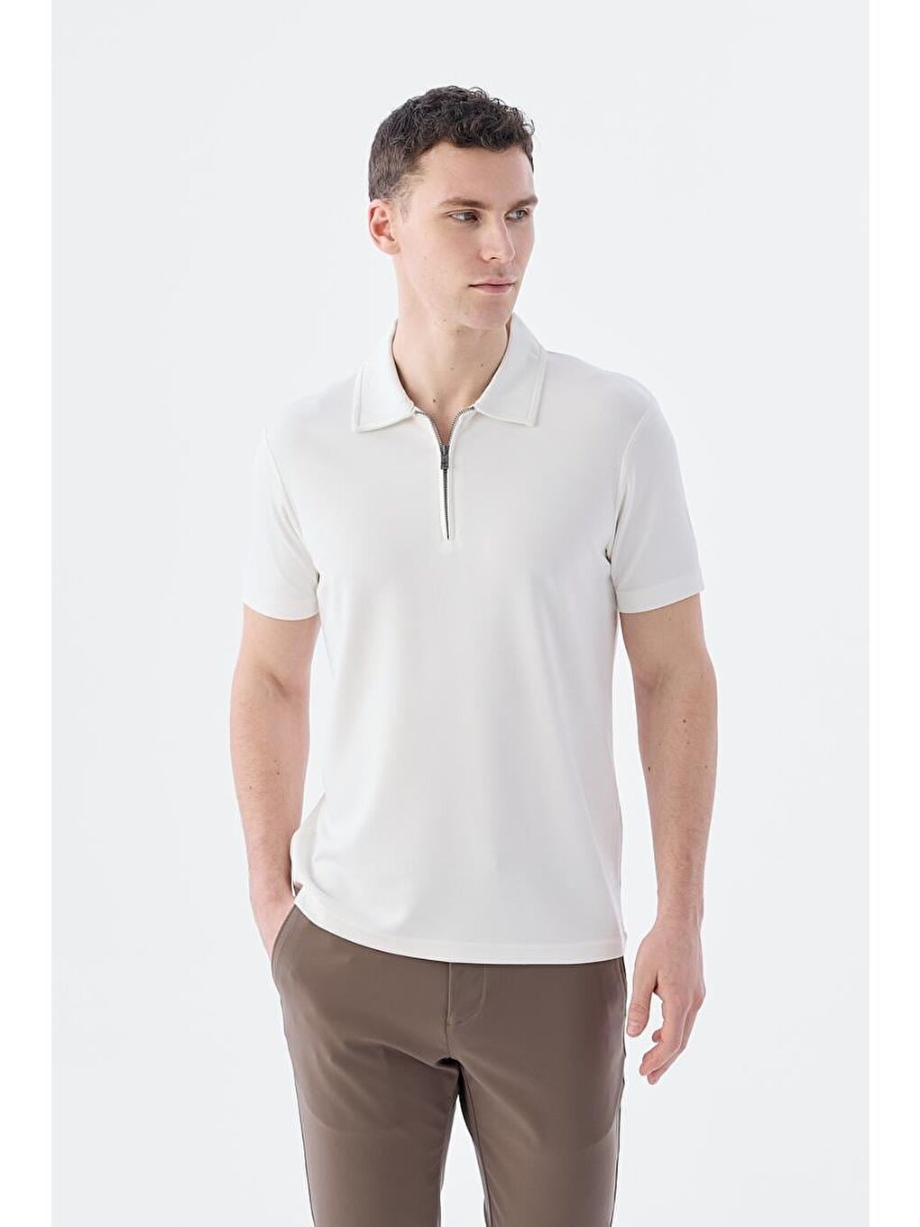 Beyaz Slim Fit Apaş Yaka T-Shirt-1