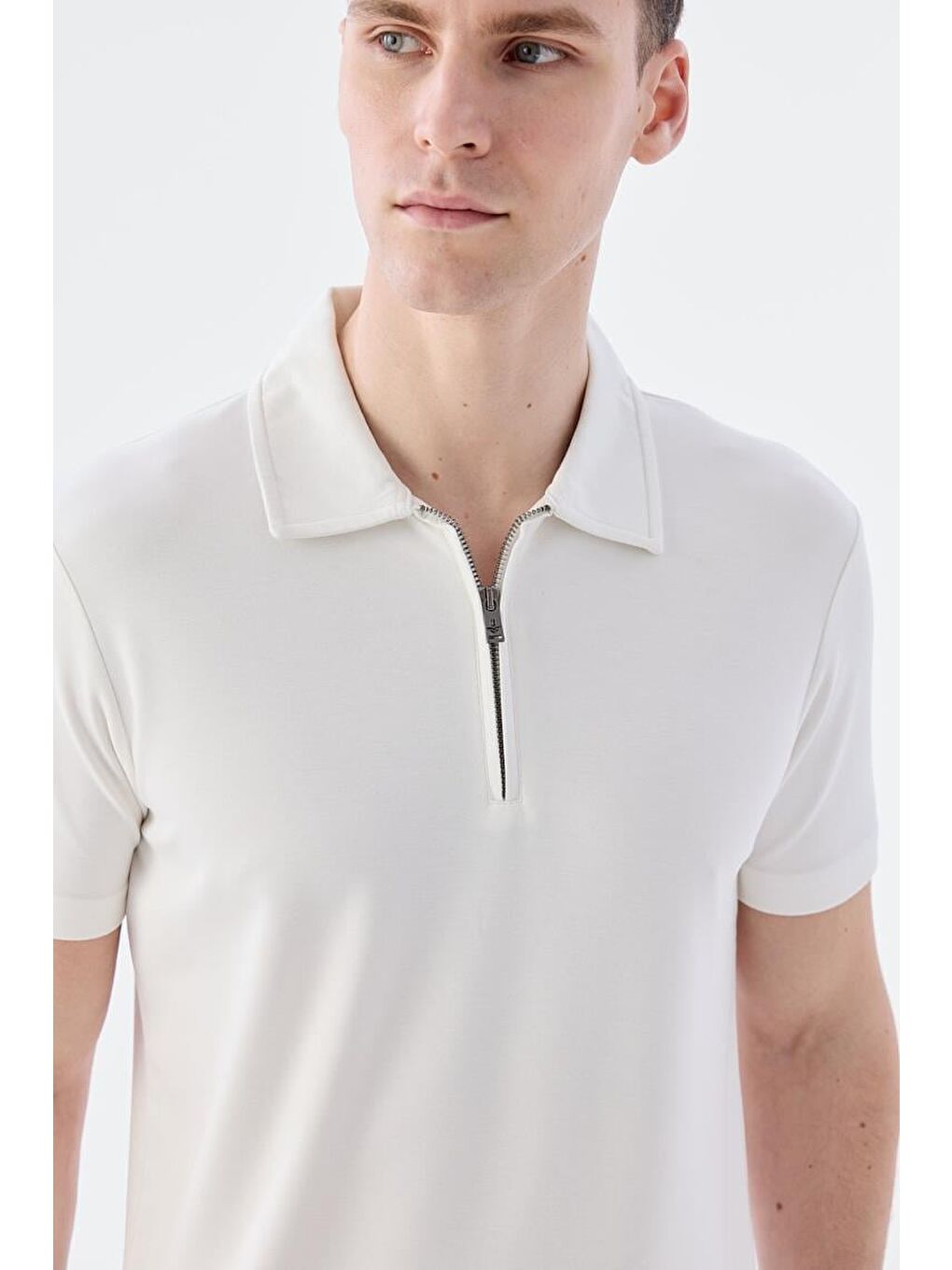 Beyaz Slim Fit Apaş Yaka T-Shirt-2