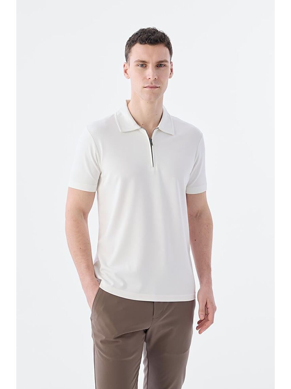 Beyaz Slim Fit Apaş Yaka T-Shirt-3