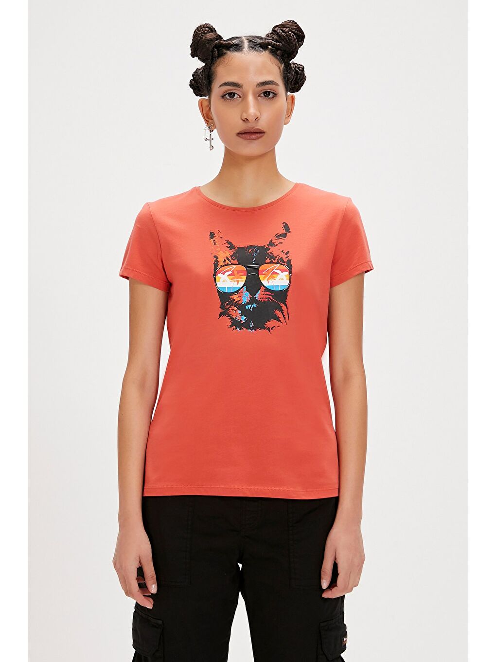 Kahverengi Cathy Tarçın Baskılı Kadın Tişört