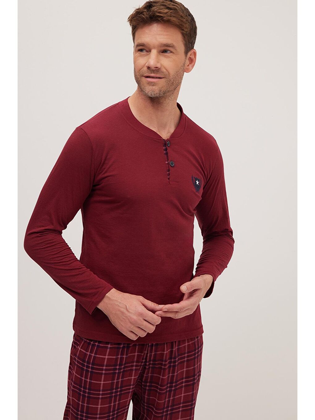 Erkek Regular Fit Pamuklu Düğmeli Yaka Beli Lastikli Desenli Bordo Pijama Takımı-1