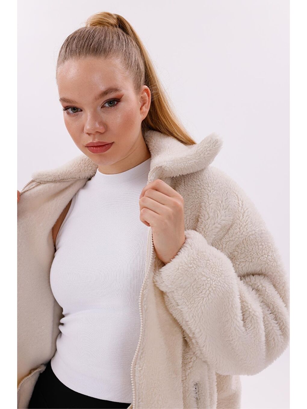 Ekru Kadın Pelüş Rüzgar Geçirmez Welsoft Çift Kışlık Mont Kaban-3