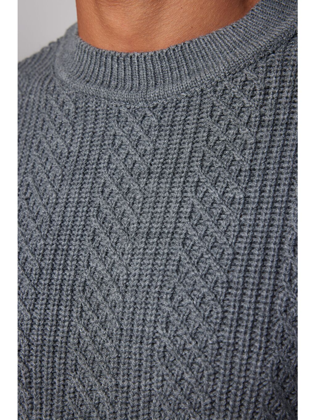 Erkek Slim Fit Bisiklet Yaka Desenli Gri Triko Kazak-3