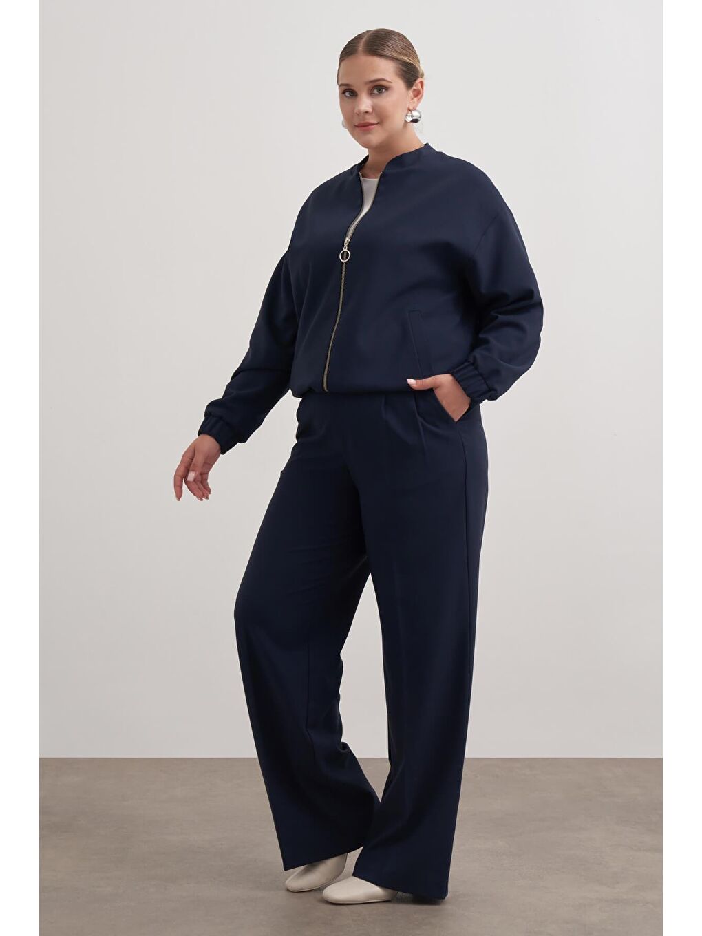 Lacivert Cep Detaylı Astarlı Stoperli Bomber Ceket-4