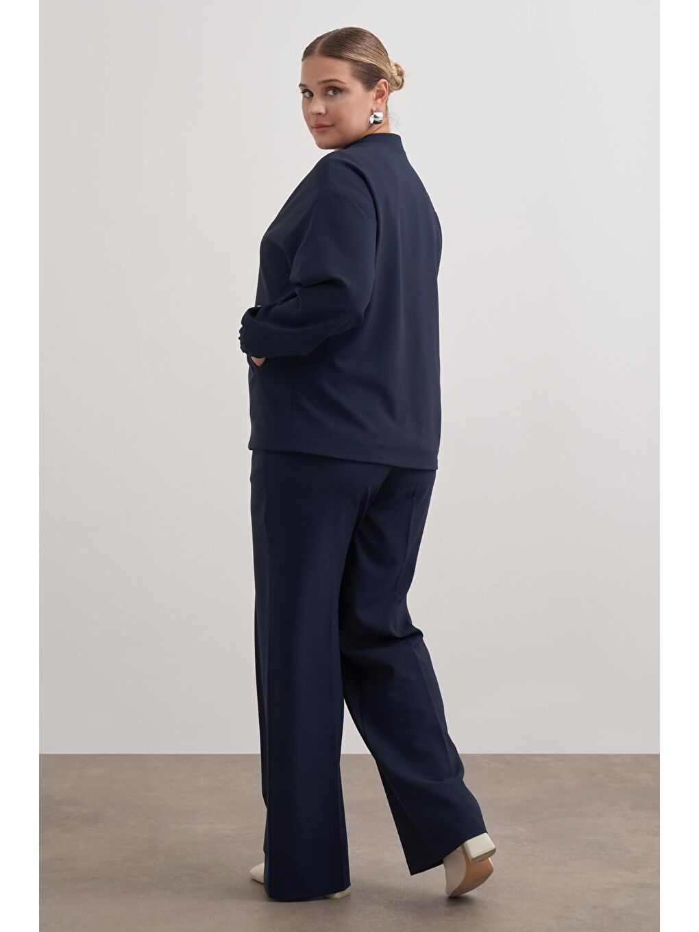 Lacivert Cep Detaylı Astarlı Stoperli Bomber Ceket-5