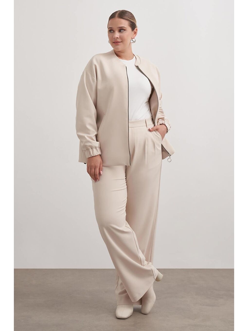 Bej Cep Detaylı Astarlı Stoperli Bomber Ceket-2