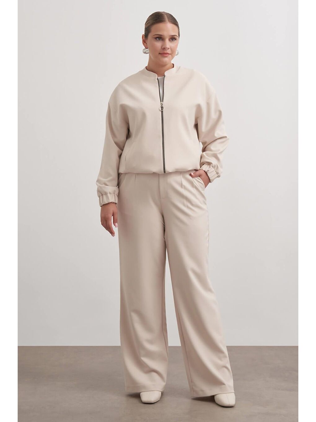 Bej Cep Detaylı Astarlı Stoperli Bomber Ceket-4