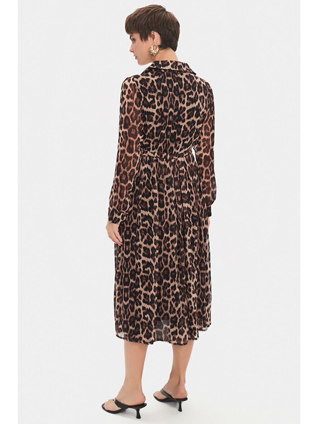 Bej Kadın Gömlek Yaka Leopar Desenli Maxi Elbise-4