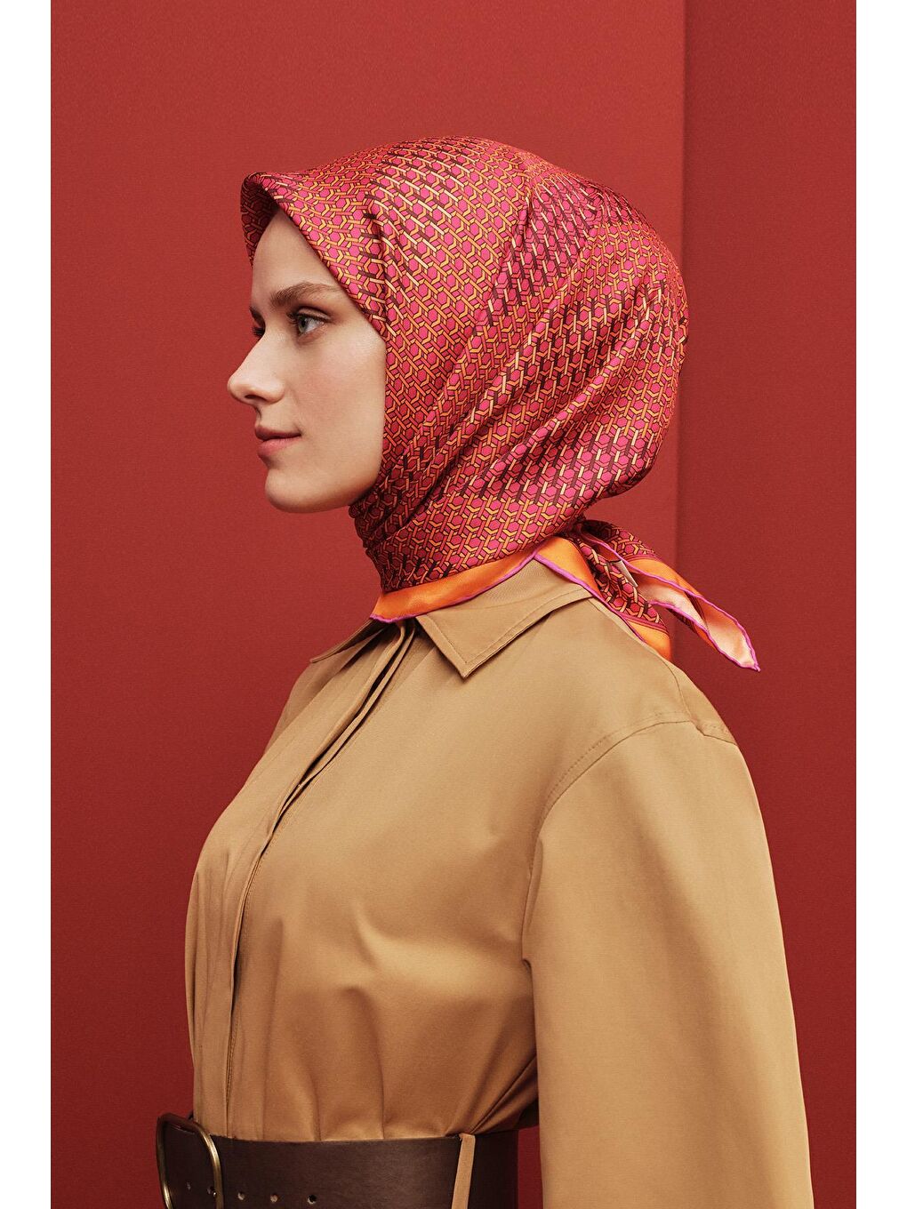 Karışık Çiçek Desenli Saf İpek Twill Eşarp 9319 54