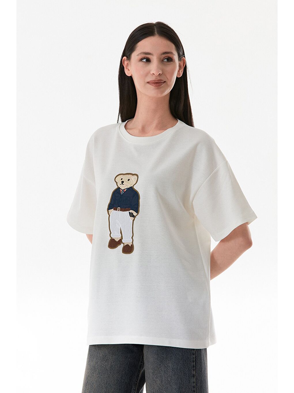 Ekru Ayıcık Nakışlı Oversize Tişört-2