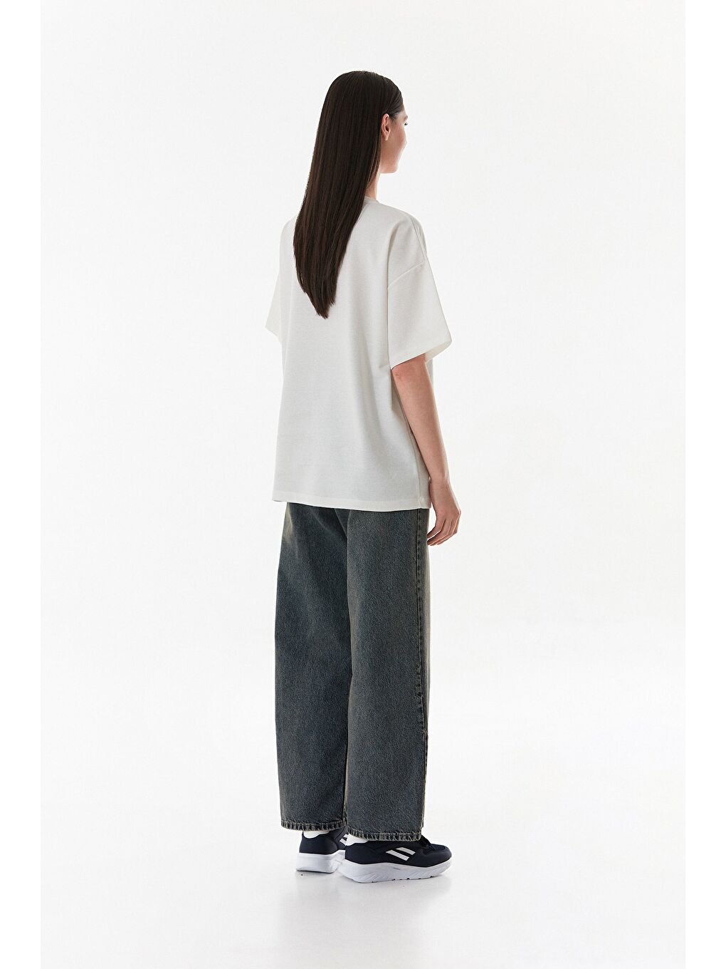 Ekru Ayıcık Nakışlı Oversize Tişört-3