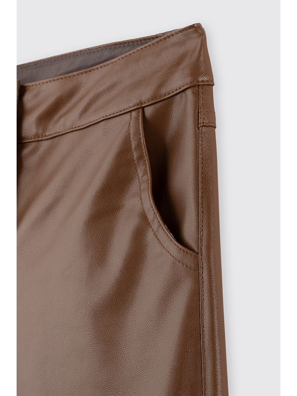 Kahverengi Kız Çocuk Deri Şort Camel-2