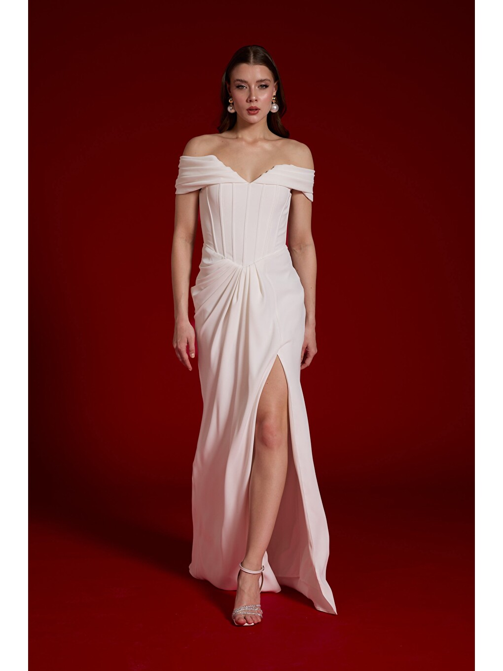 Beyaz Düşük Kol Yırtmaçlı Krep Nikah Elbisesi-1