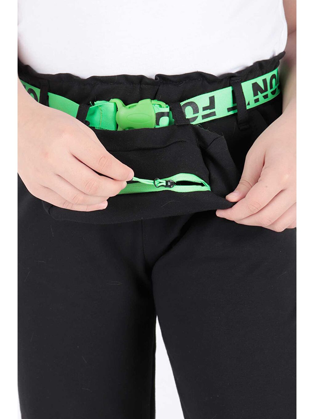 Siyah Kids Kız Çantalı Eşofman Altı Cepli Bağcıklı Lastikli Dar Paça Pamuklu Eşofman Altı Ak722547-1