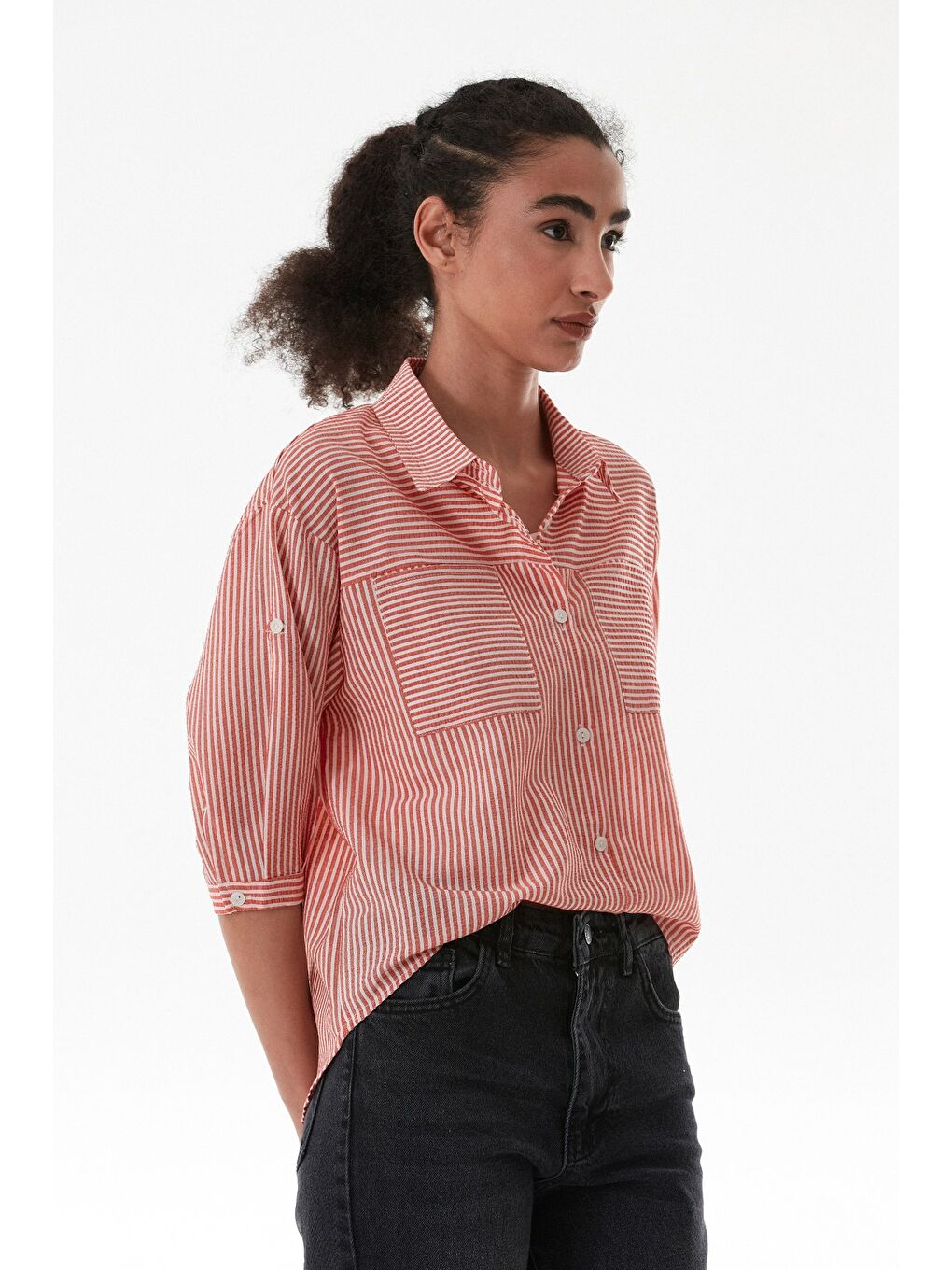 Kırmızı Çizgili Body Detaylı Çift Cepli Crop Gömlek-3