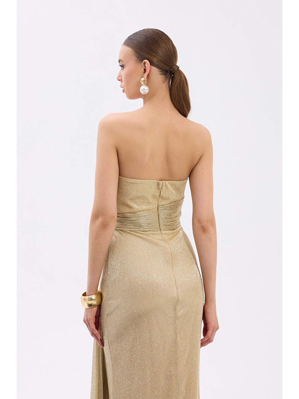 Sarı Gold Straplez Yırtmaçlı Simli Abiye Elbise-4