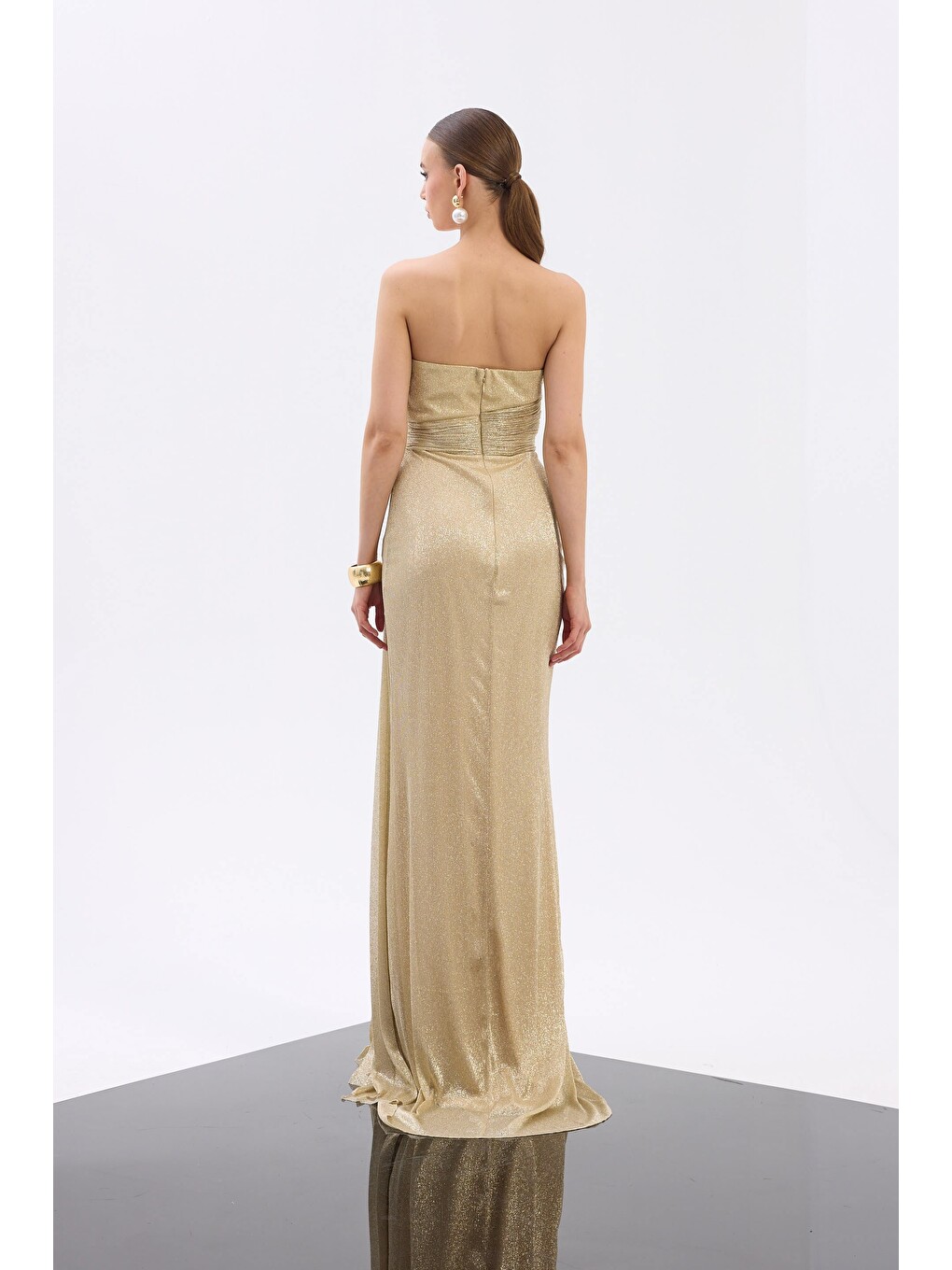 Sarı Gold Straplez Yırtmaçlı Simli Abiye Elbise-5