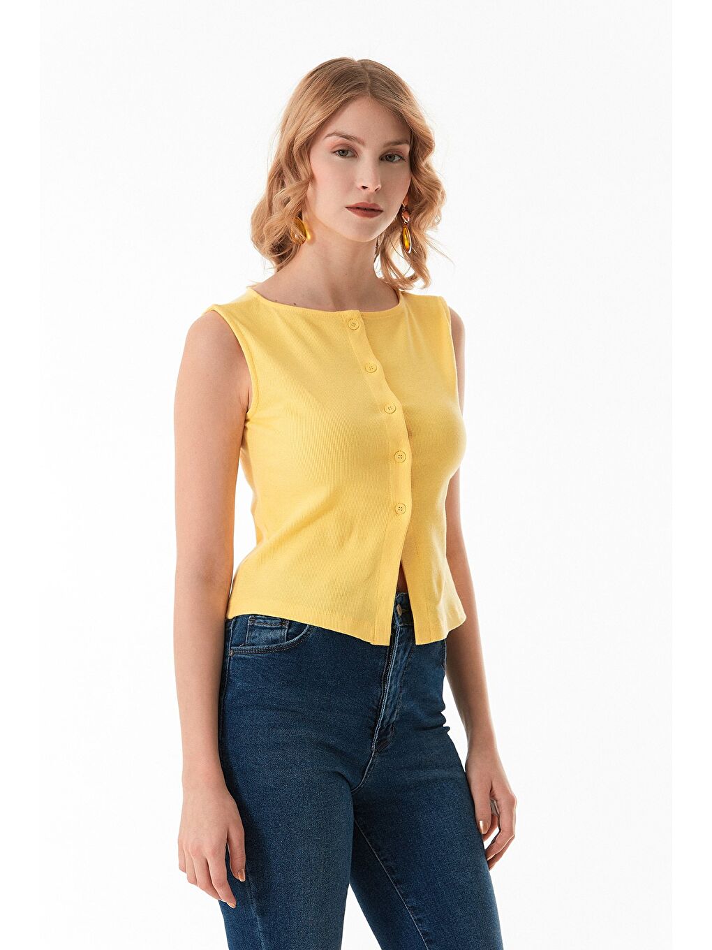 Sarı Düğmeli Geniş Yaka Bluz-4