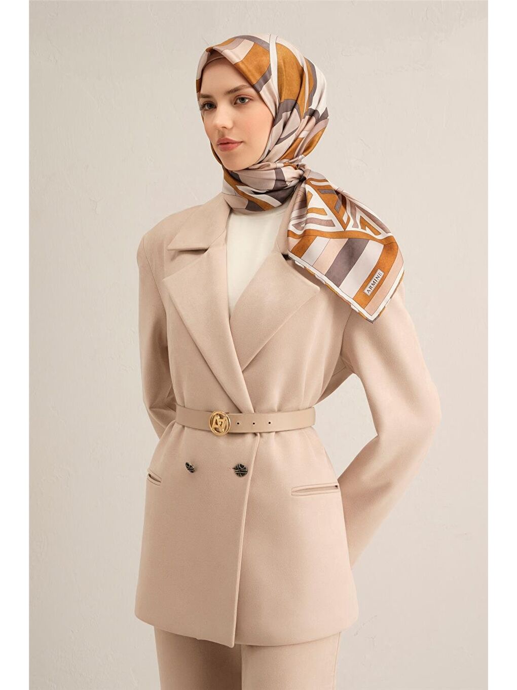 Bej Geometrik Desenli Saf İpek Twill Eşarp 9336 83