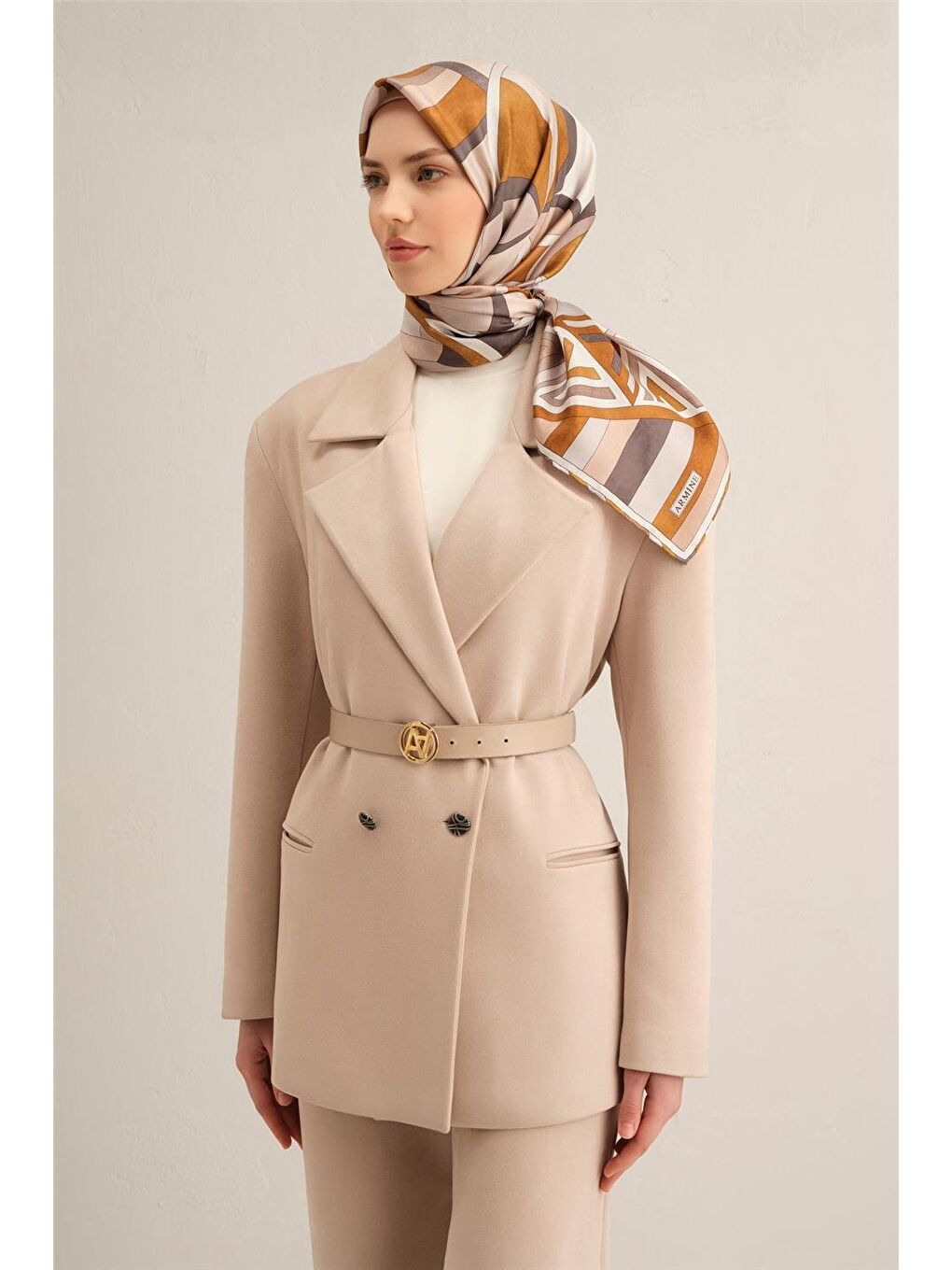 Bej Geometrik Desenli Saf İpek Twill Eşarp 9336 83-1