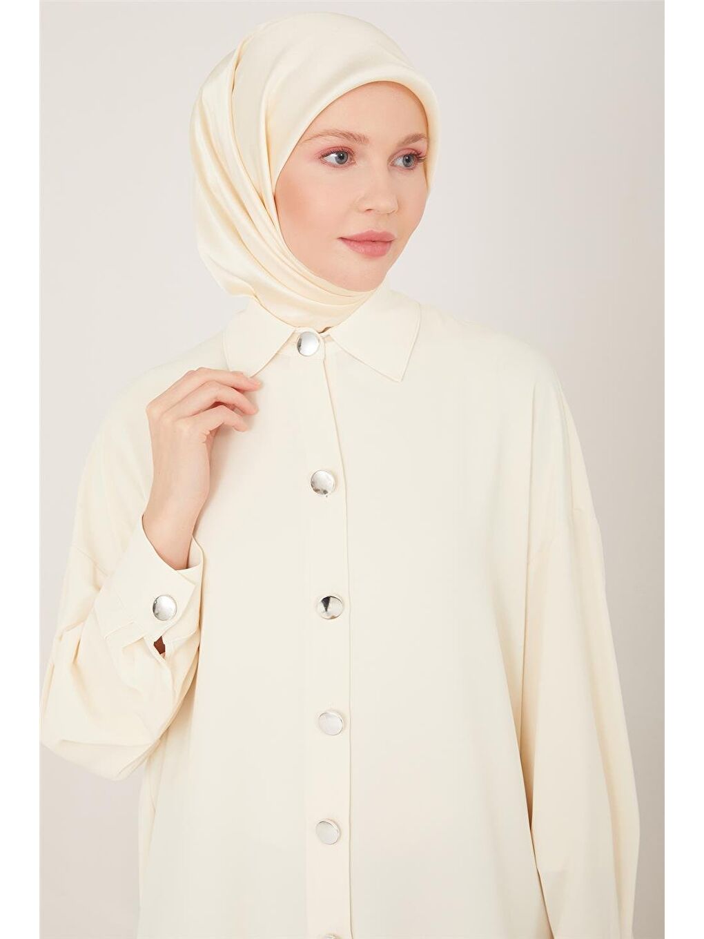 Bej Önü Metal Düğmeli Gömlek 23Y3000 Aytaşı-3