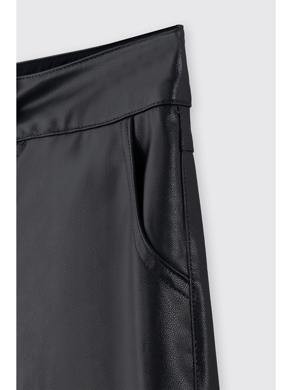 Lacivert Kız Çocuk Deri Şort-1