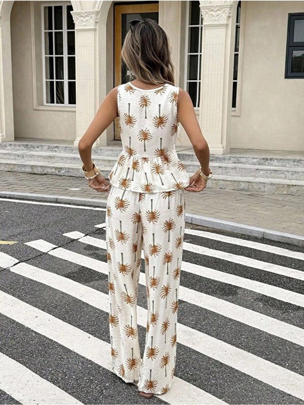 Bej Kadın Askılı V Yakalı Belden Bağlamalı Desenli Bluz Ve Pantolon Ikili Takım-2