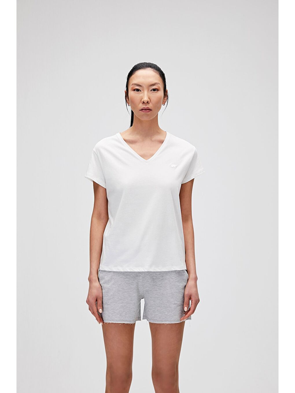 Violet V-Neck Tişört Off-White Beyaz Basic Kadın Tişört
