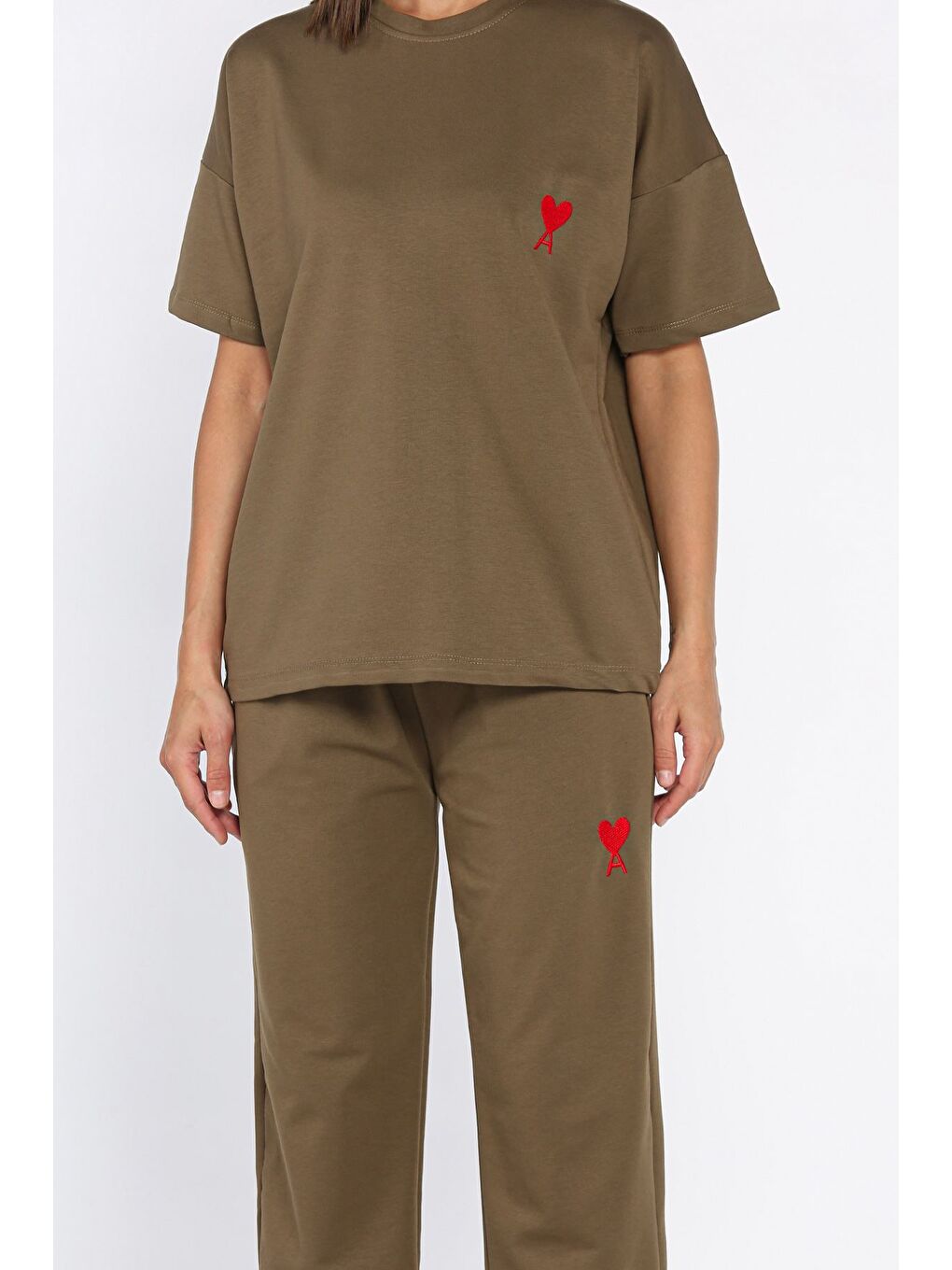 Haki Kadın Kalp Nakışlı Bisiklet Yaka Tişört Pantolon İkili Takım-3