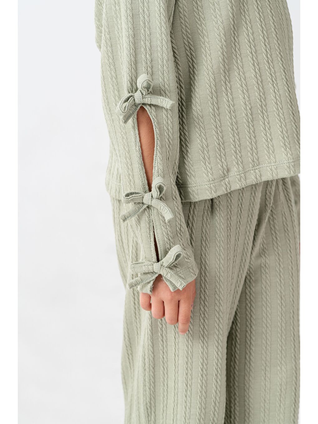 Kız Çocuk Pamuklu Yeşil Bağcıklı Kol Detaylı Takım – Düz Paça-7