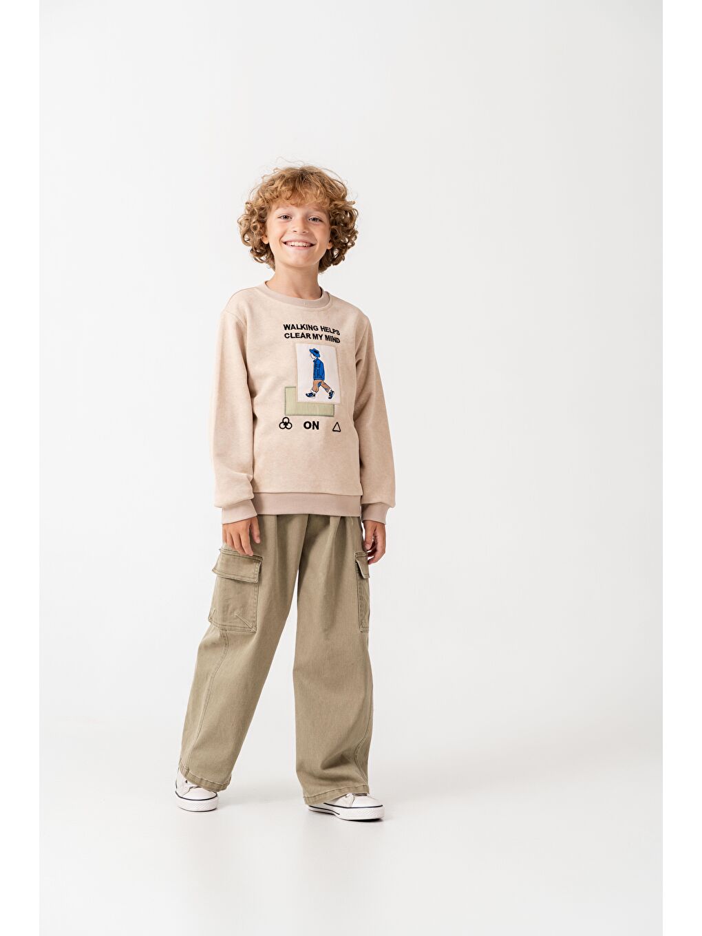 Karışık Erkek Çocuk Pamuklu Bej Baskılı Sweatshirt Ve Haki Kargo Pantolon Takım - Günlük Rahat Stil-2