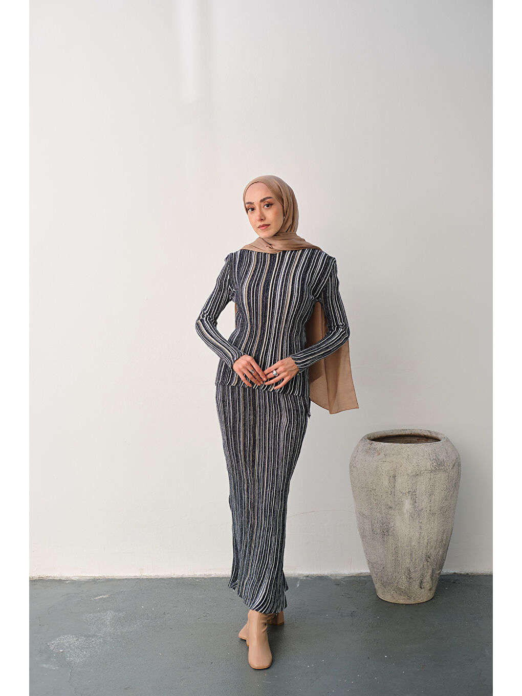 Kadın Simli Çizgi Desen Etekli Takım Siyah-2