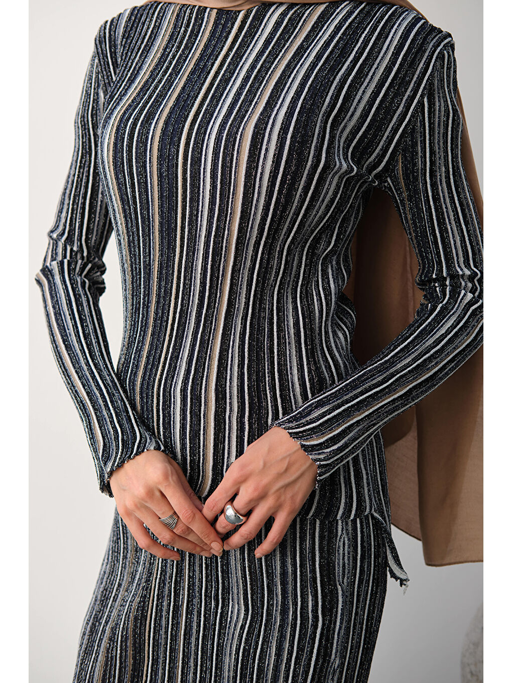 Kadın Simli Çizgi Desen Etekli Takım Siyah-4